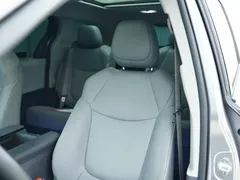 2023 Toyota Granvia 2.5L Hybrid Luxury — фото 12