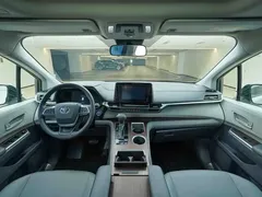 2023 Toyota Granvia 2.5L Hybrid Luxury — фото 18