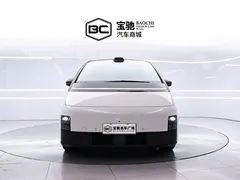 2024 Li Auto MEGA Ultra, белый — фото 2