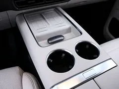2024 Li Auto MEGA Ultra, белый — фото 9