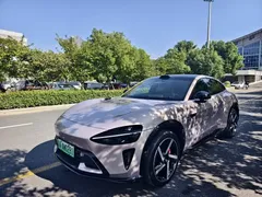 2025 Xiaomi YU7 4WD Max — фото 1