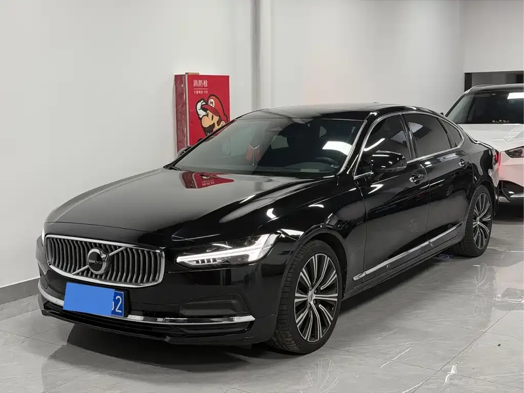 2023 Volvo S90