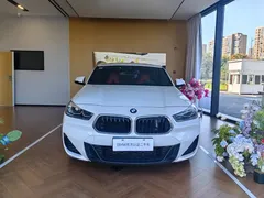 2021 BMW X2 Premium M Sport Package, белый — фото 2