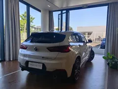 2021 BMW X2 Premium M Sport Package, белый — фото 4