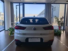 2021 BMW X2 Premium M Sport Package, белый — фото 5