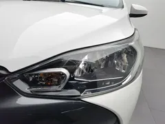 2021 Toyota Yaris L Zhixuan 1.5L CVT Leading, белый — фото 7