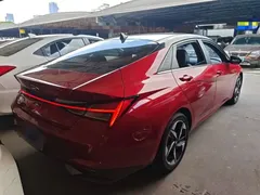 2022 Hyundai Elantra 1.5L CVT LUX Premium — фото 7