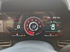 2022 Hyundai Elantra 1.5L CVT LUX Premium — фото 12
