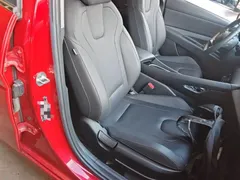 2022 Hyundai Elantra 1.5L CVT LUX Premium — фото 25
