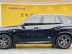 2021 BMW X5 xDrive40i Premium M Sport Package, чёрный — фото 7