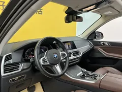 2021 BMW X5 xDrive40i Premium M Sport Package, чёрный — фото 30