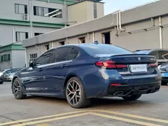 2021 BMW 5 Series 535Le PHEV Pioneer M Sport Package, синий — фото 15