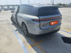 2025 Li Auto i8 Standard — фото 4