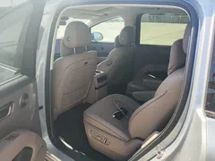 2025 Li Auto i8 Standard — фото 6