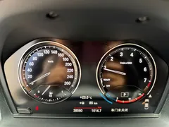 2023 BMW 1 Series 120i M Sport Night Edition, белый — фото 12