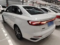 2022 Geely Emgrand 4th Gen 1.5L CVT Premium, белый — фото 5