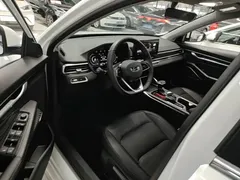 2022 Geely Emgrand 4th Gen 1.5L CVT Premium, белый — фото 16