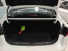 2022 Geely Emgrand 4th Gen 1.5L CVT Premium, белый — фото 19