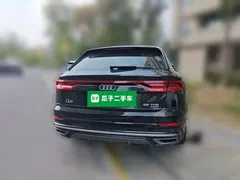2022 Audi Q8 55 TFSI Luxury Dynamic, чёрный — фото 3