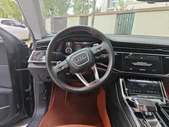 2022 Audi Q8 55 TFSI Luxury Dynamic, чёрный — фото 6