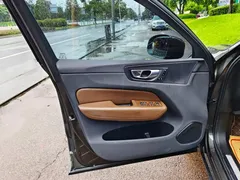 2022 Volvo XC60 4WD Zhiyi Luxury, чёрный — фото 6