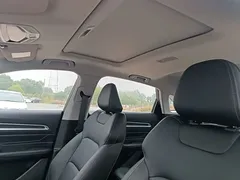 2023 Geely Emgrand 4th Gen Champion 1.5L CVT Premium — фото 18