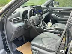 2023 Toyota Crown Kluger 2.5L HEV 4WD Luxury, чёрный — фото 4