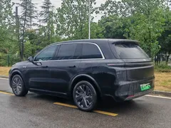 2025 Li Auto L8 Smart Refresh, чёрный — фото 10