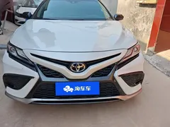 2021 Toyota Camry 2.0S Fashion, белый — фото 2