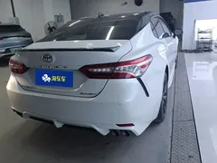 2021 Toyota Camry 2.0S Fashion, белый — фото 3