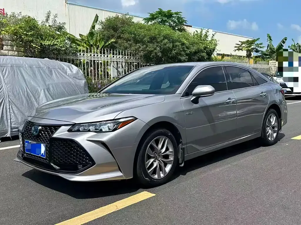 2019 Toyota Avalon Hybrid 2.5L Luxury