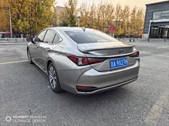 2021 Lexus ES 300h Excellence — фото 7