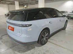 2025 Li Auto i8 Standard, синий — фото 7