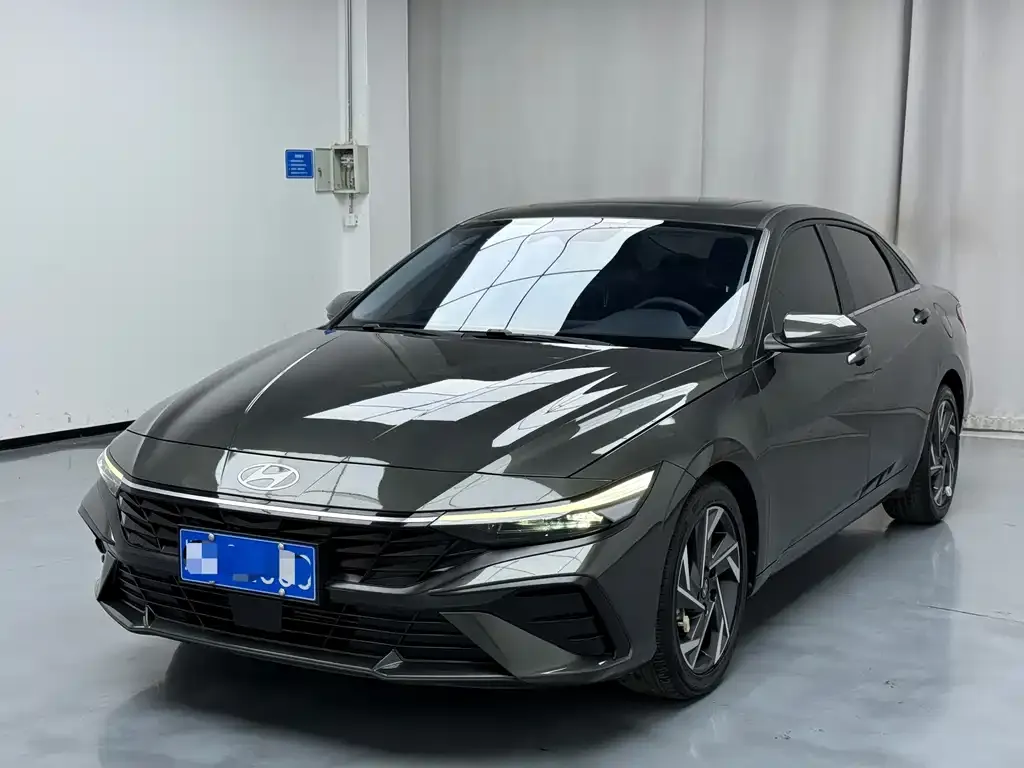 2023 Hyundai Elantra 1.5L CVT LUX Premium