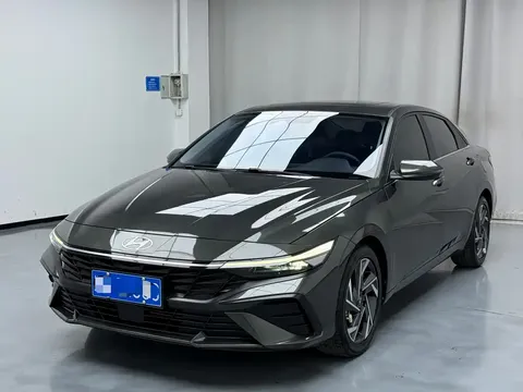 2023 Hyundai Elantra 1.5L CVT LUX Premium