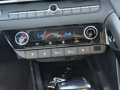 2023 Hyundai Elantra 1.5L CVT LUX Premium — фото 5