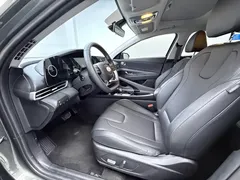 2023 Hyundai Elantra 1.5L CVT LUX Premium — фото 6