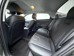 2023 Hyundai Elantra 1.5L CVT LUX Premium — фото 10