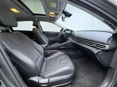 2023 Hyundai Elantra 1.5L CVT LUX Premium — фото 12