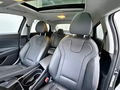 2023 Hyundai Elantra 1.5L CVT LUX Premium — фото 14