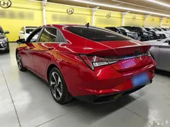 2021 Hyundai Elantra 1.5L CVT LUX Premium — фото 5