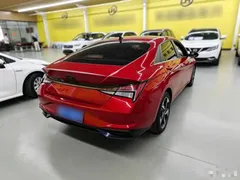 2021 Hyundai Elantra 1.5L CVT LUX Premium — фото 7