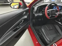 2021 Hyundai Elantra 1.5L CVT LUX Premium — фото 16