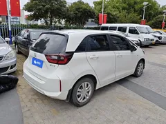 2021 Honda Fit 1.5L CVT, белый — фото 3