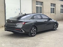 2023 Hyundai Elantra 1.5L CVT LUX Premium — фото 4