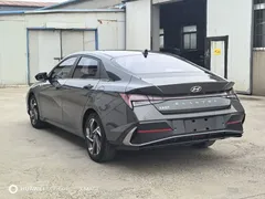 2023 Hyundai Elantra 1.5L CVT LUX Premium — фото 6
