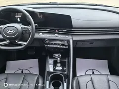 2023 Hyundai Elantra 1.5L CVT LUX Premium — фото 9