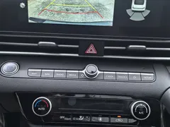 2023 Hyundai Elantra 1.5L CVT LUX Premium — фото 12