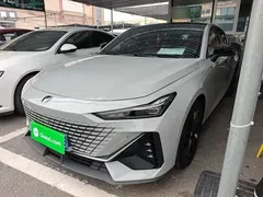 2022 Changan UNI-V 1.5T Premium — фото 1