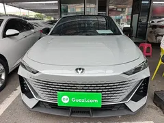2022 Changan UNI-V 1.5T Premium — фото 3